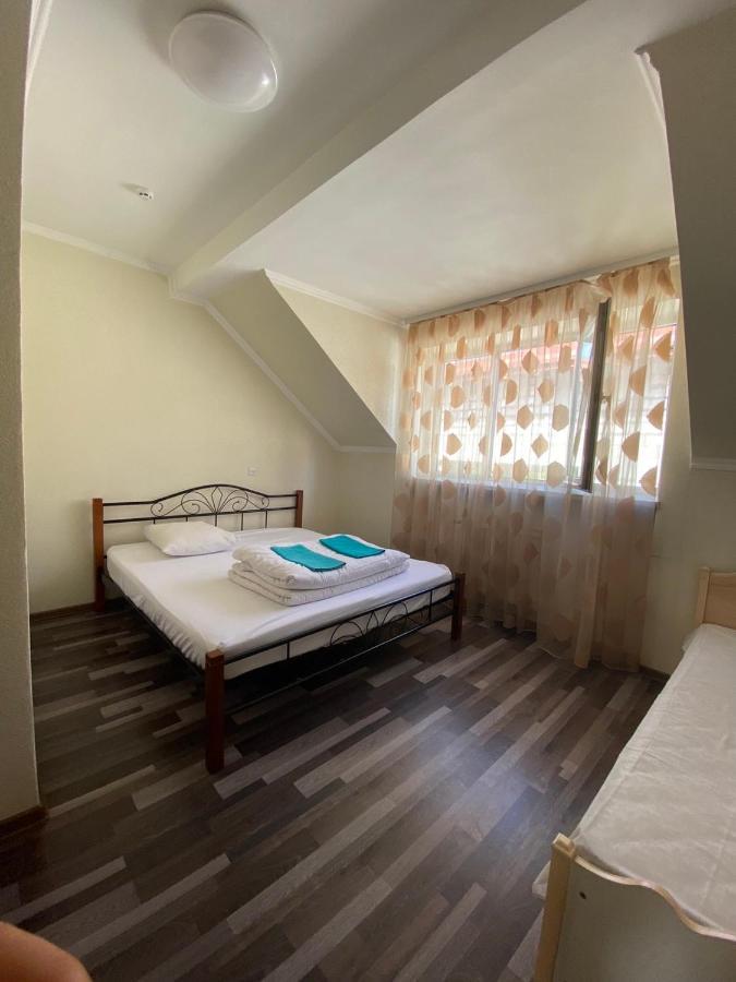 Vip Hostel Mukacheve Exterior photo