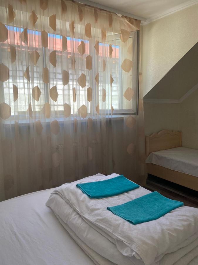 Vip Hostel Mukacheve Exterior photo